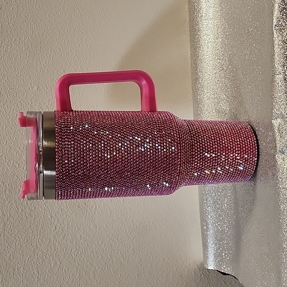 Other - NIB 40 OZ Bling Cup
